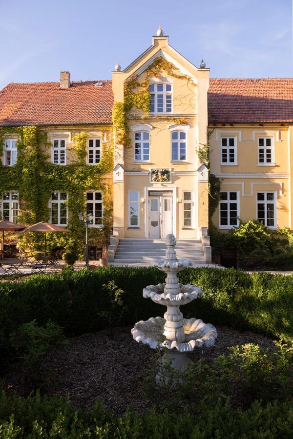 Gutshauszimmer Neu Gaarz Εξωτερικό φωτογραφία